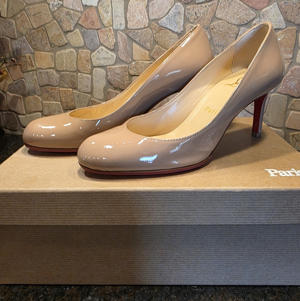 Christian LOUBOUTIN Simple Pump- Nude Round Toe 70